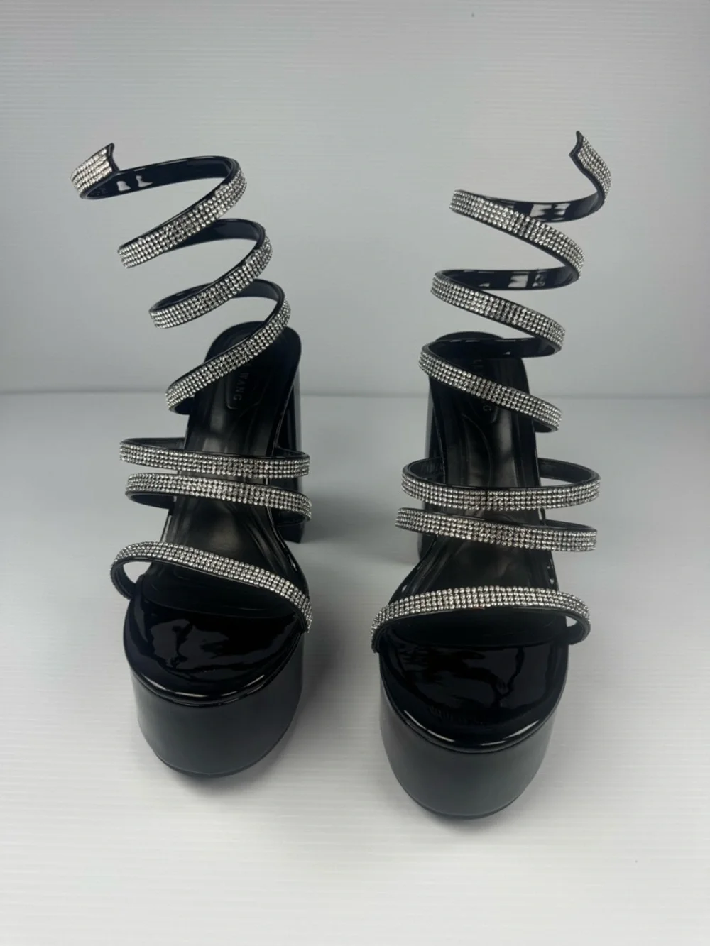 Azalea Wang Pandra Black Rhinestone Spiral Platform Heels Size 8.5 NWT